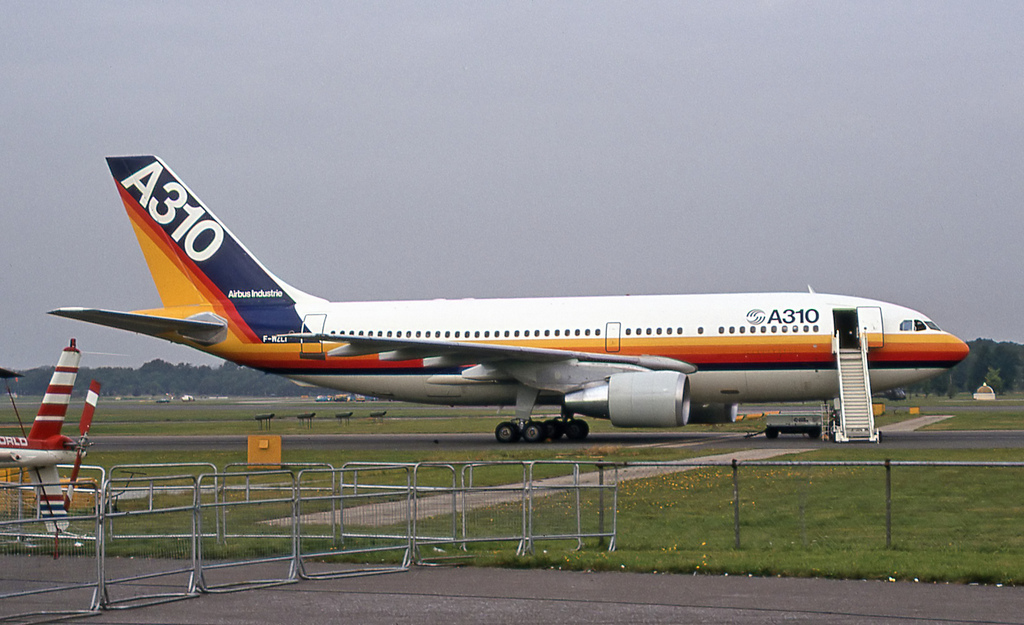 AIRBUS – 310 – EL MUNDO DE LOS AVIONES COMERCIALES