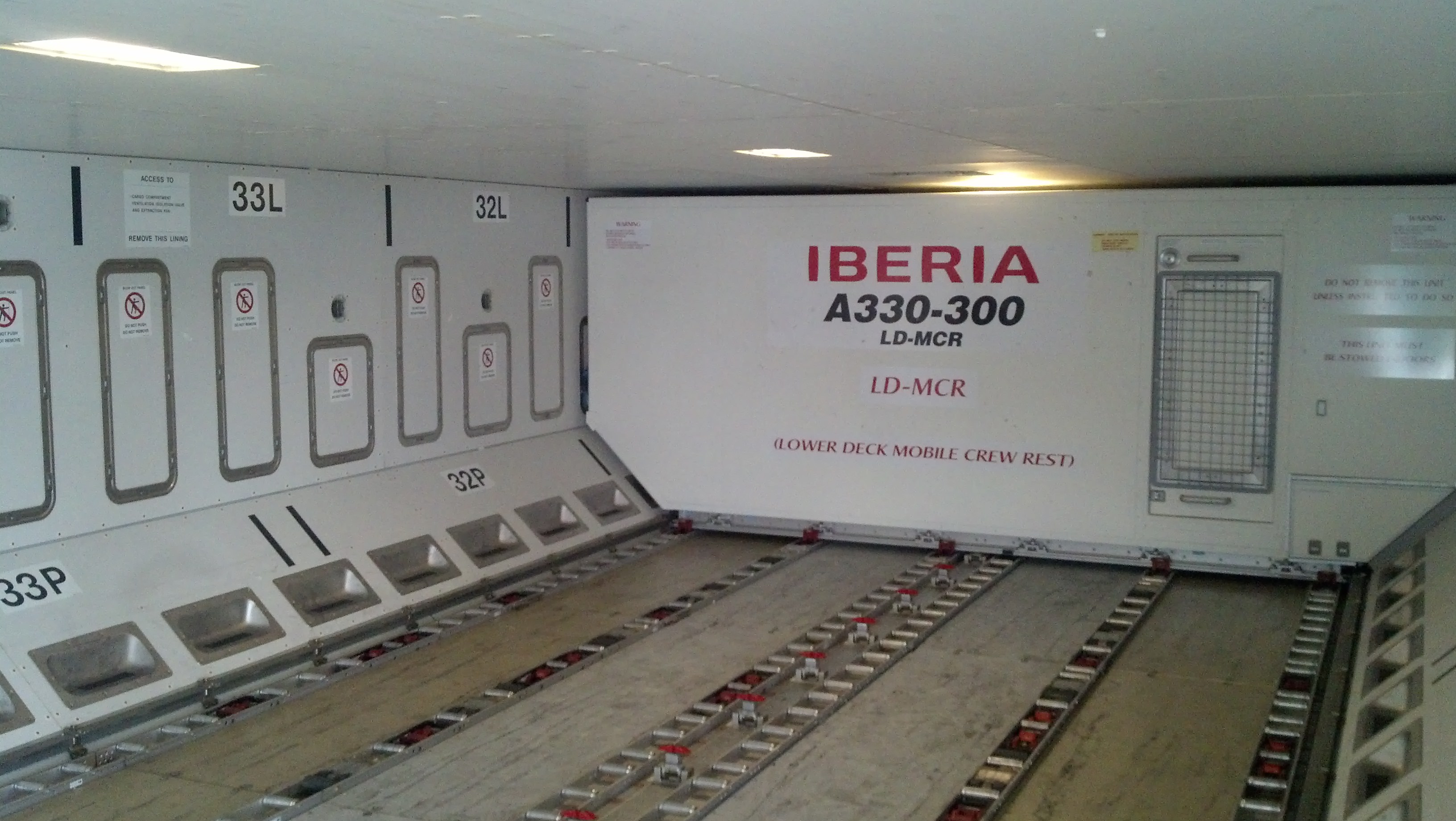 A-330-300 IB crew rest area