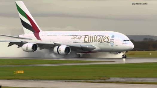 A-380 EK reverse thrust