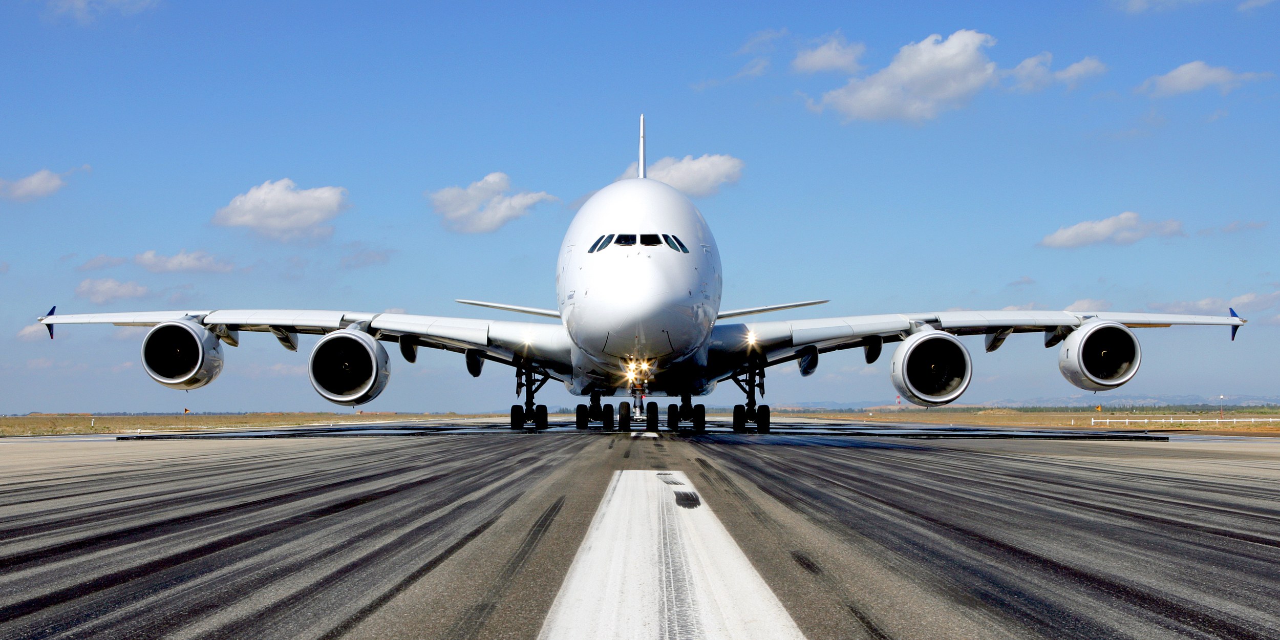 A380-800- front view