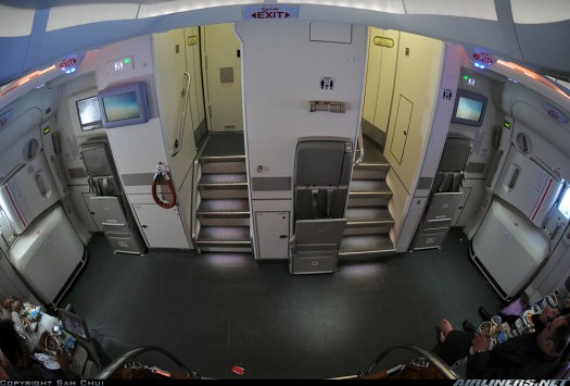 Airbus A-380-861, flight dec access