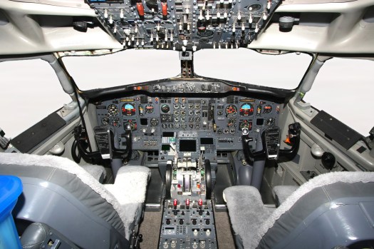 B-737-200 cockpit