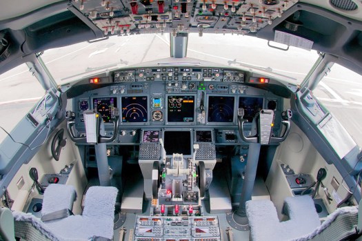 B-737-800 cockpit