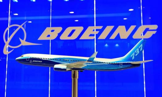 Boeing logo &amp; B-737 MAX