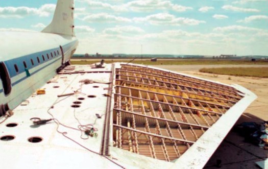 TU-144 wing structure