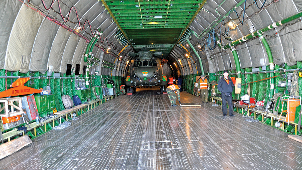 Cargo AN-124 bay