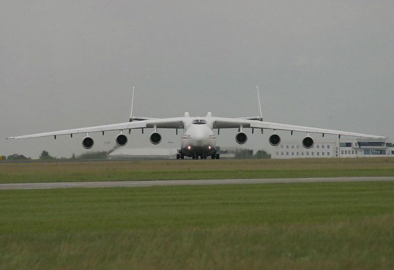 Cargo AN-225 front view