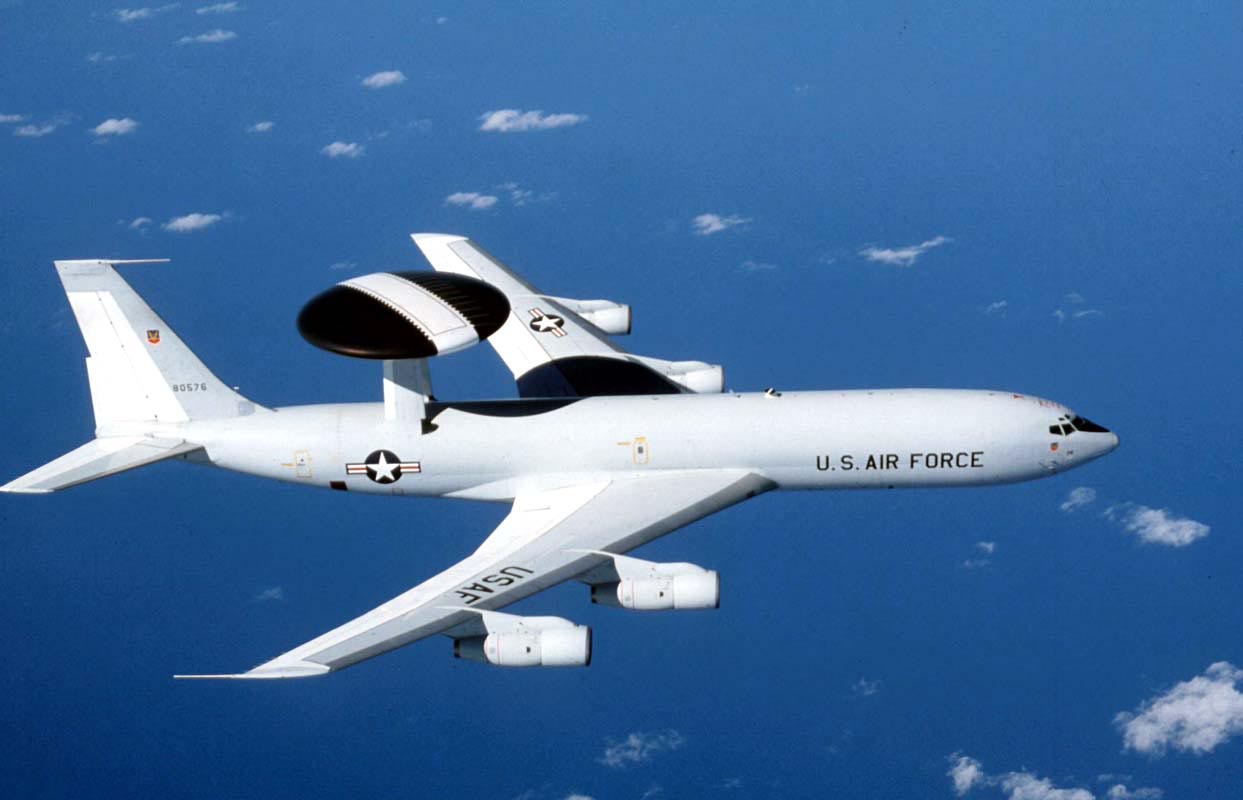 Cargo B-707 sentry AWACS