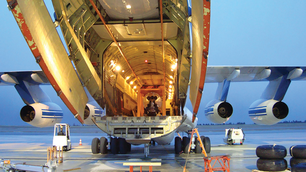 Cargo Il-76 Bay