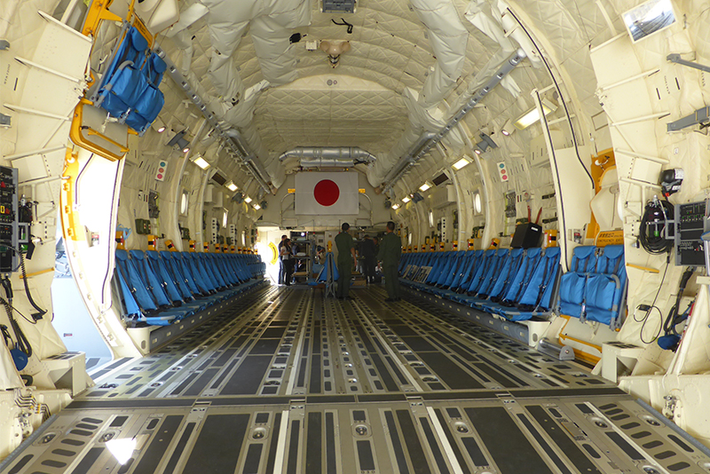 Cargo Kawasaki C-2 bay